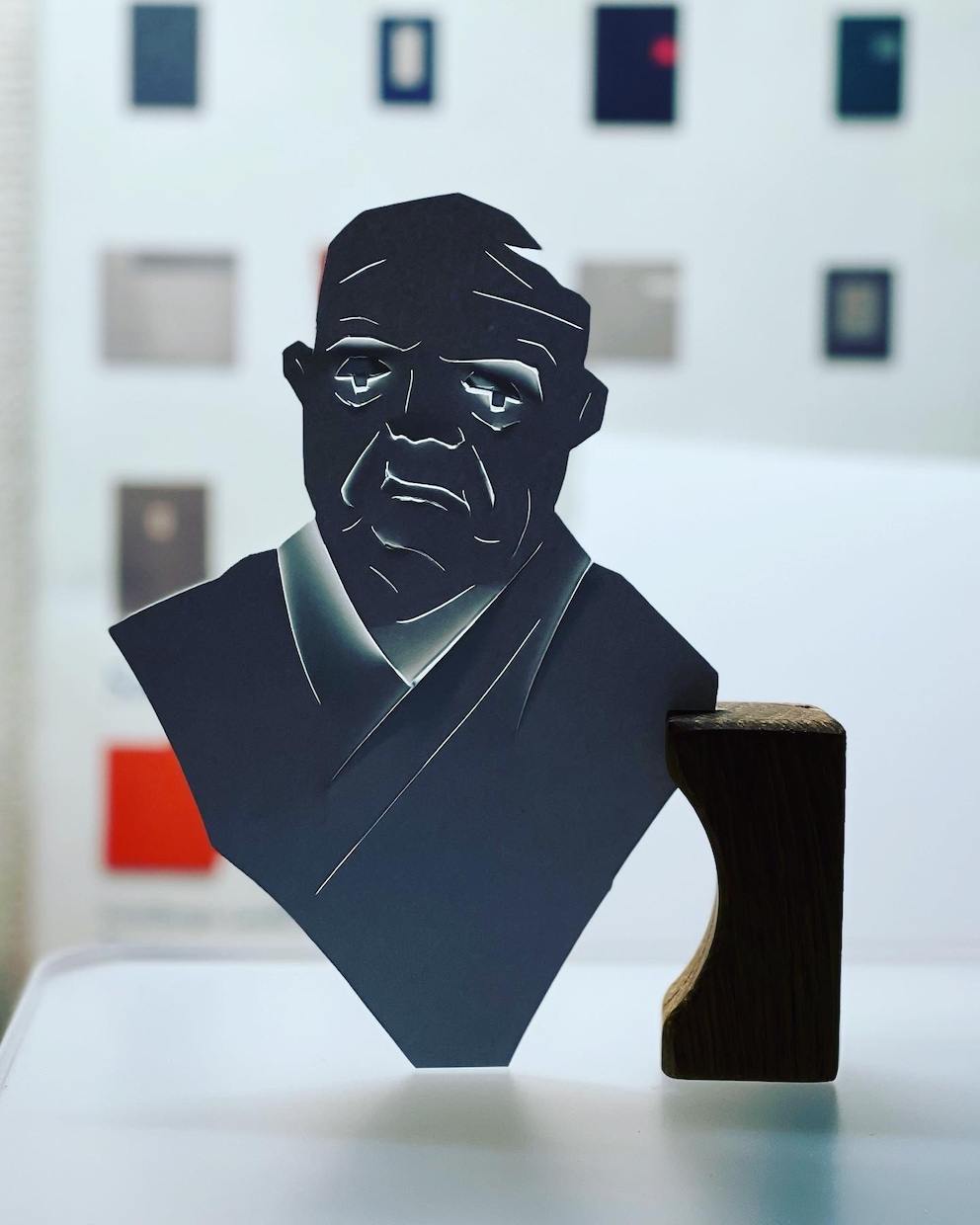 肖像画のようなモノクロ似顔絵を描きます プロフィールやアイコン、プレゼントに似顔絵はいかがでしょう。 イメージ5