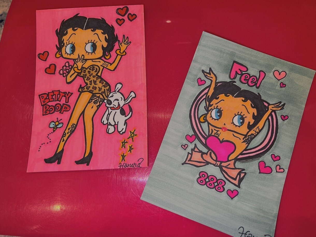 手描きで描いてる絵を雑貨や服、絵として売ります 是非、一品物なので(*☻-☻*) イメージ4