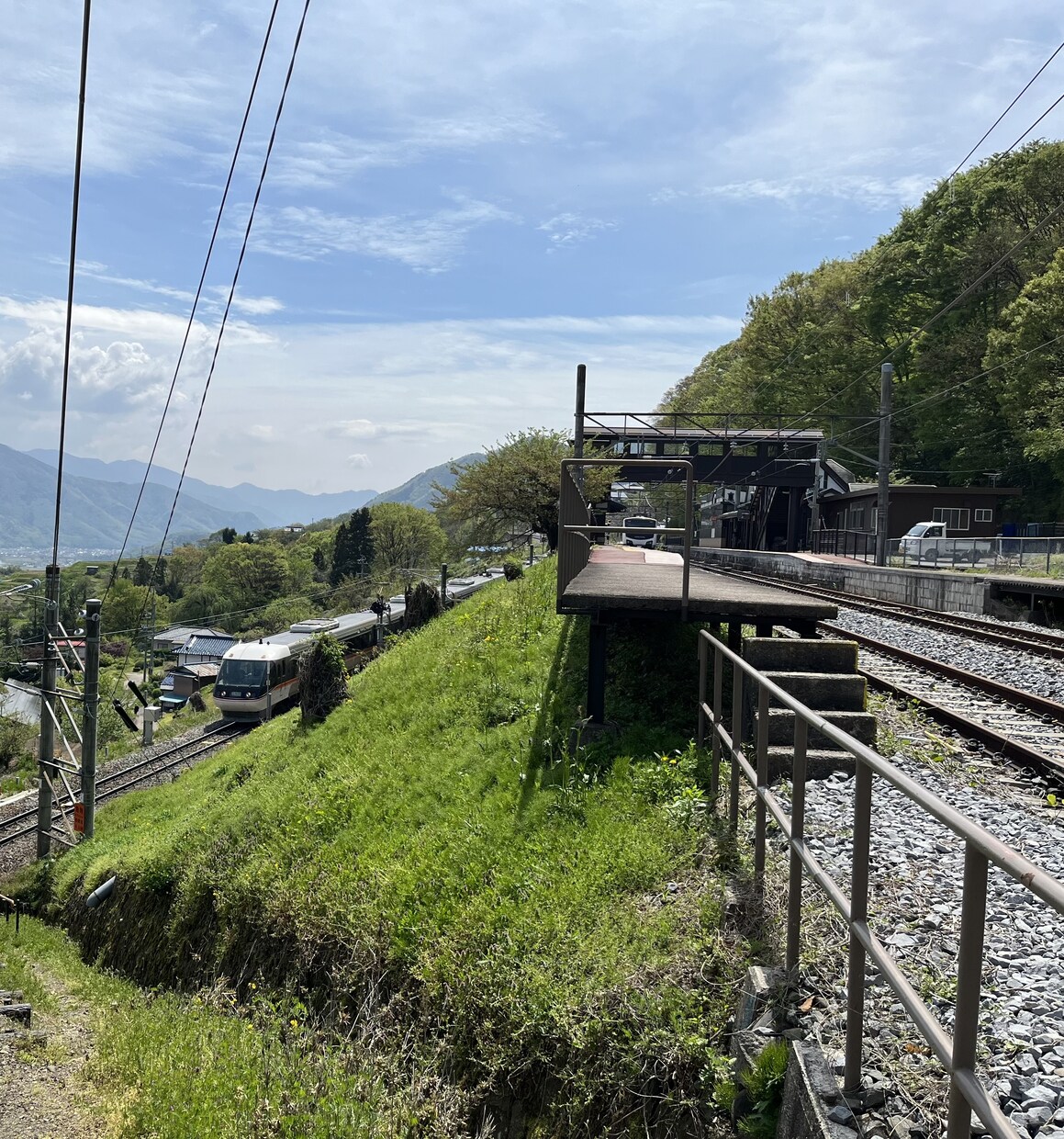 心に沁みる作詞をします 短歌畑ならではの沁みる、刺さるフレーズを届けます。 イメージ1