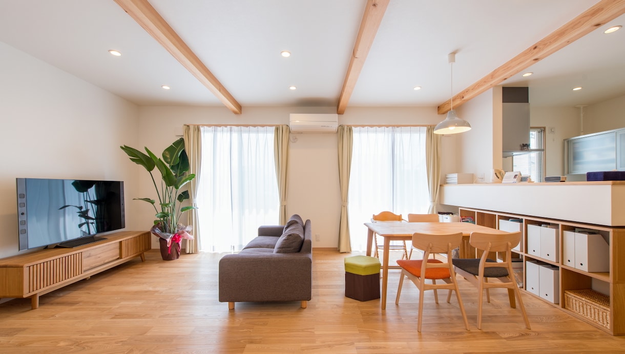 プロが壁紙を一邸まるごとご提案します 一級建築士が壁紙選びを、品番・価格つきでサポート！ イメージ2