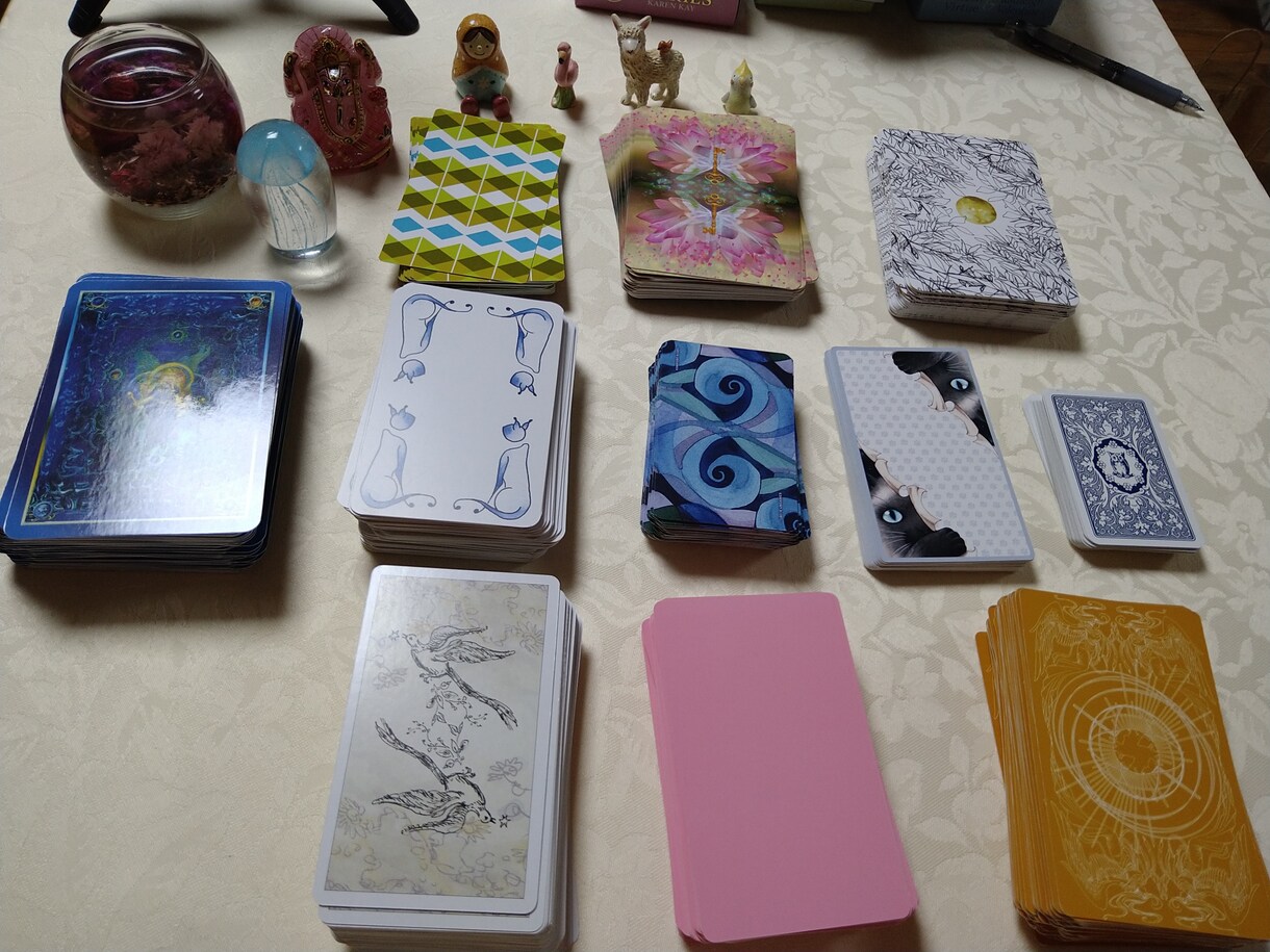 カード占いでお悩み解決します 鑑定師として活躍中の現役鑑定士が格安で占います！ イメージ1