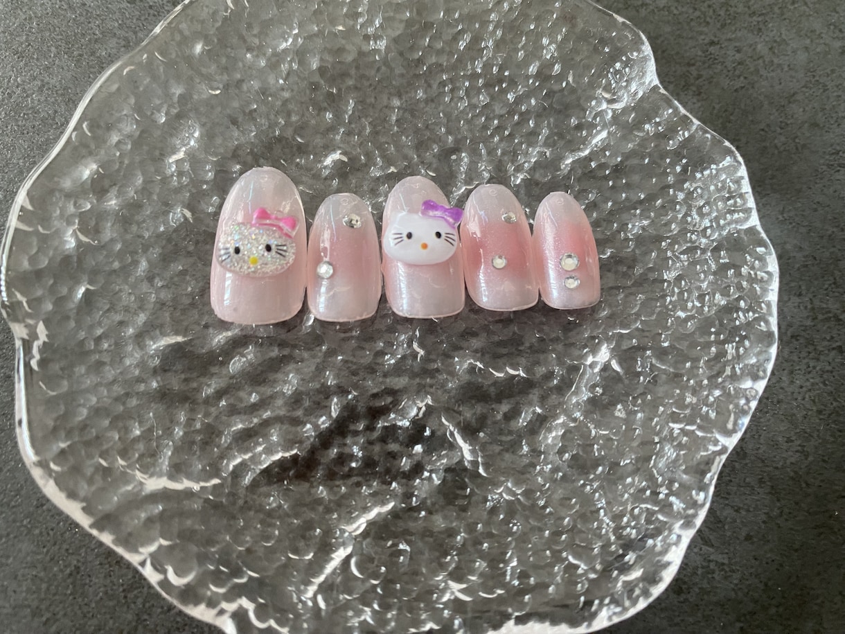 ネイルチップ作成いたします 可愛いネイルチップお作りします♡パーツの数や場所の変更可能 イメージ5