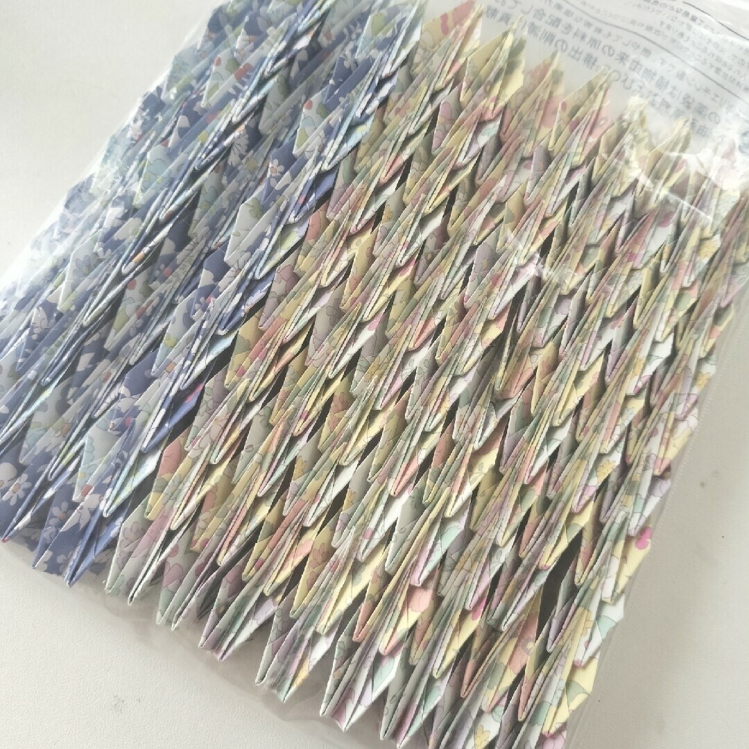 折り鶴折ります ご希望の個数を作成いたします。 イメージ1