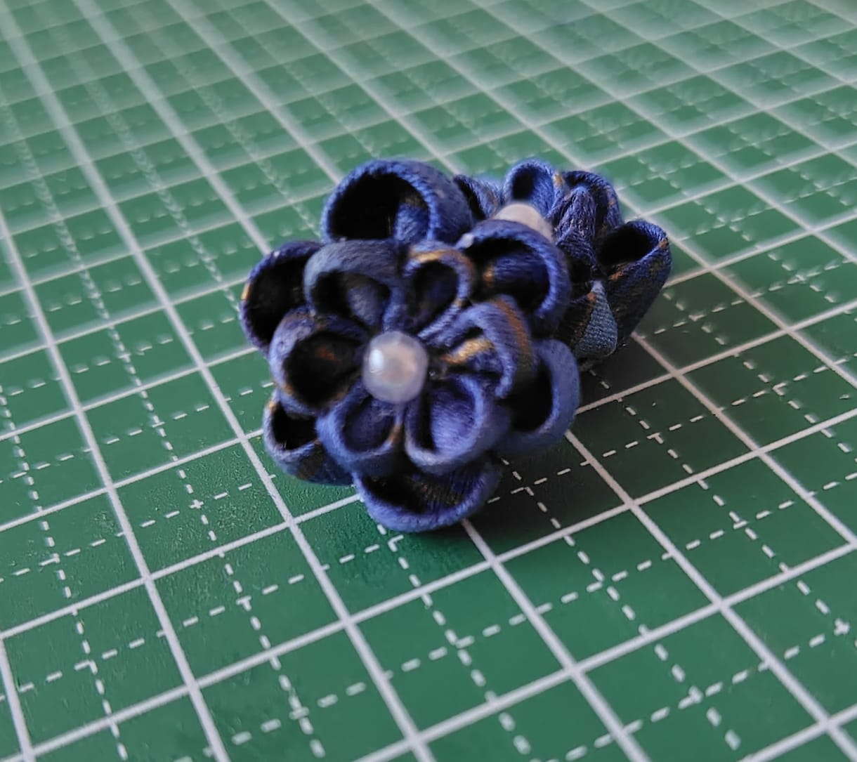 つまみ細工❁オーダーメイド承ります ❁あなたの日常に布で仕上げる彩りを❁ イメージ4