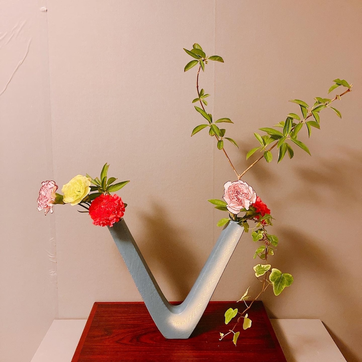 あなたの商品に花を生けます いけばな師範がご自身の商品を引き立たせる花をご提案します イメージ5