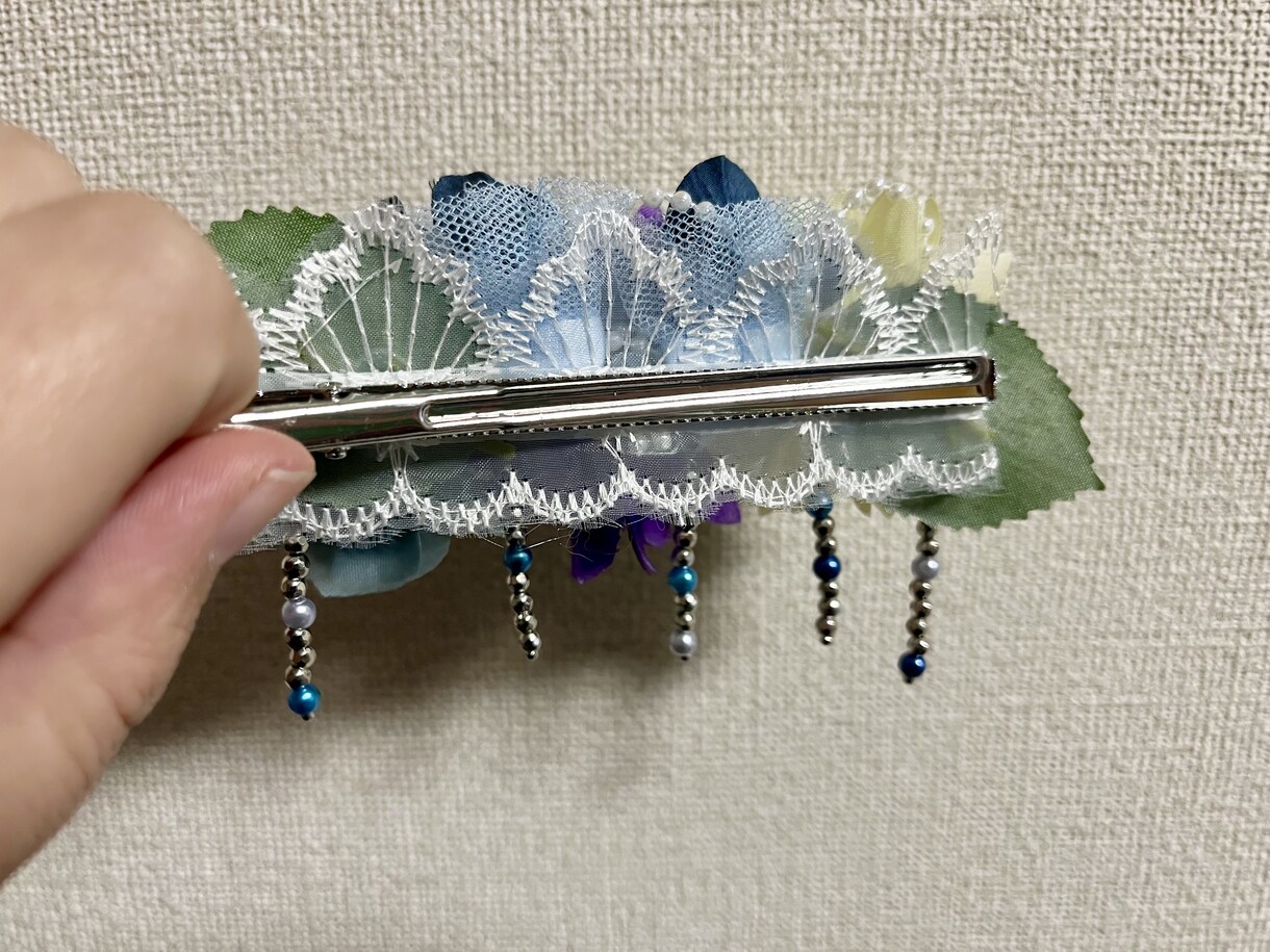お好きなカラーのコサージュ・ヘアクリップ作ります 大切な日、あなたの好きな色を身に付けてみませんか？ イメージ4