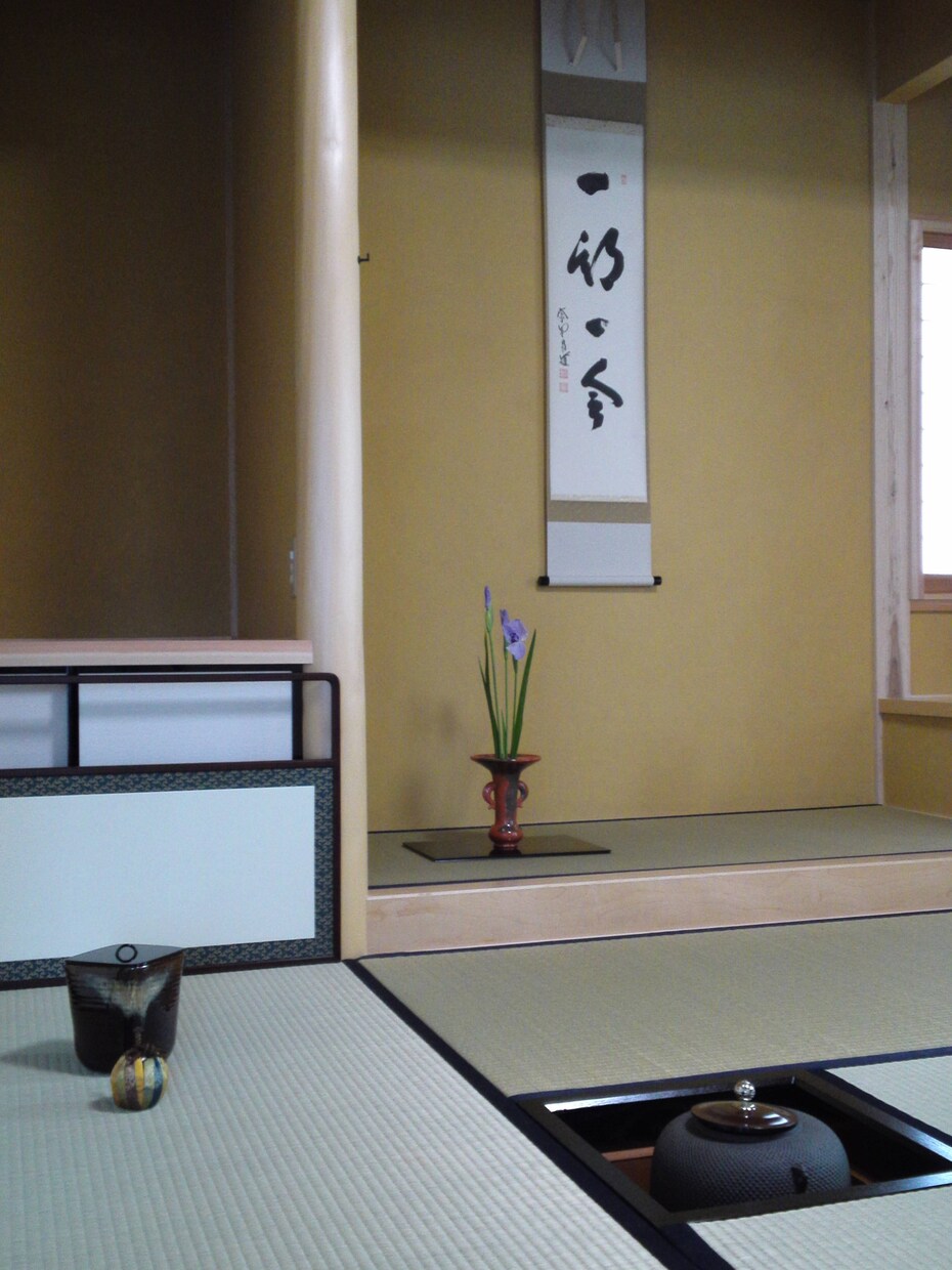 お茶席での基本的なお作法をお伝えします 人気急上昇中のお抹茶・茶道について、表千家講師がお話しします イメージ1