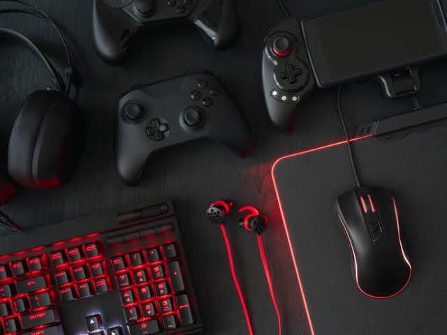 ゲーム周辺機器おすすめ教えます ヘッドホンやイヤホン、ゲーム周辺機器でお困りのあなたに イメージ1