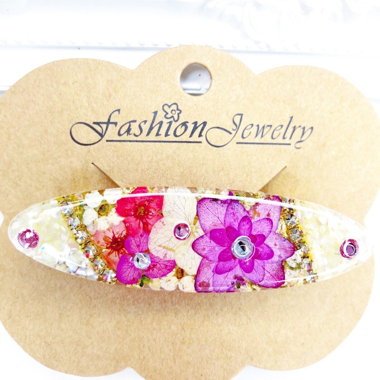 お花を使ったハンドメイドアクセサリーを作ります 本物の押し花にしてアクセサリーを作ります。 イメージ5