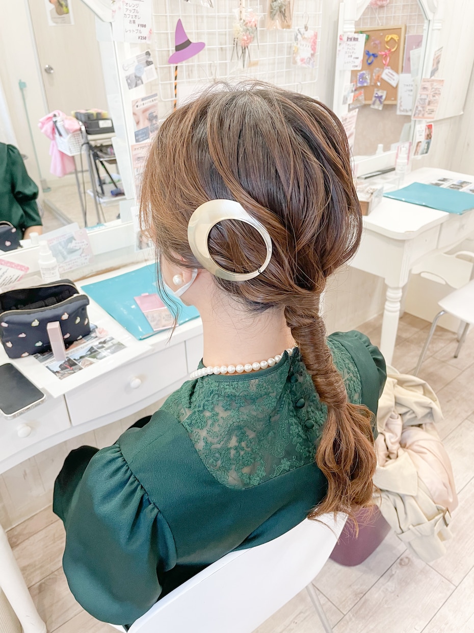 ヘア髪飾りなどの販売用撮影します ヘアスタイリスト兼カメラマンがあなたの出品髪飾りなどの撮影！ イメージ5