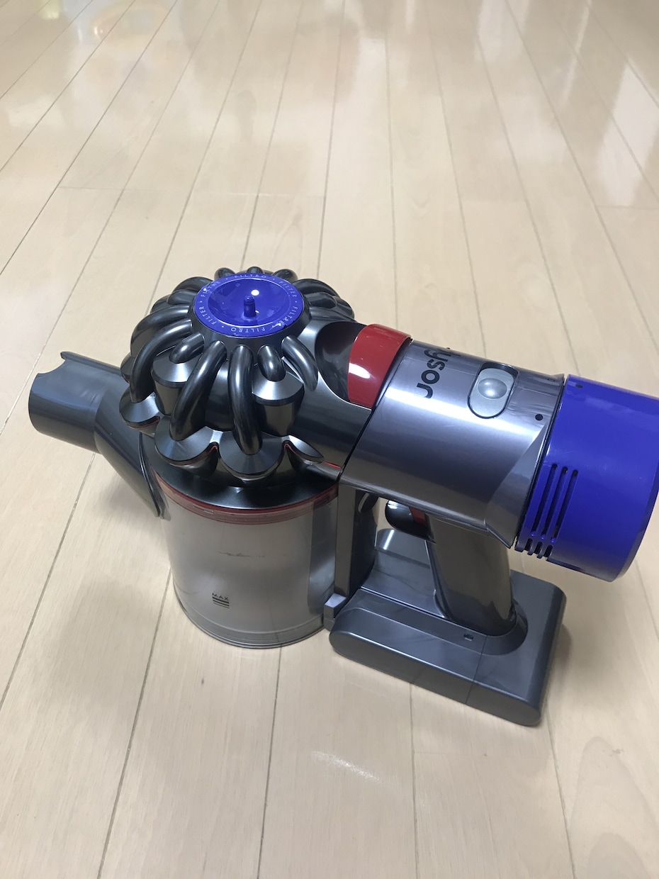 ダイソン本体とヘッドの清掃を致します ダイソンの排気臭が気になる方は是非試して下さい。 イメージ2