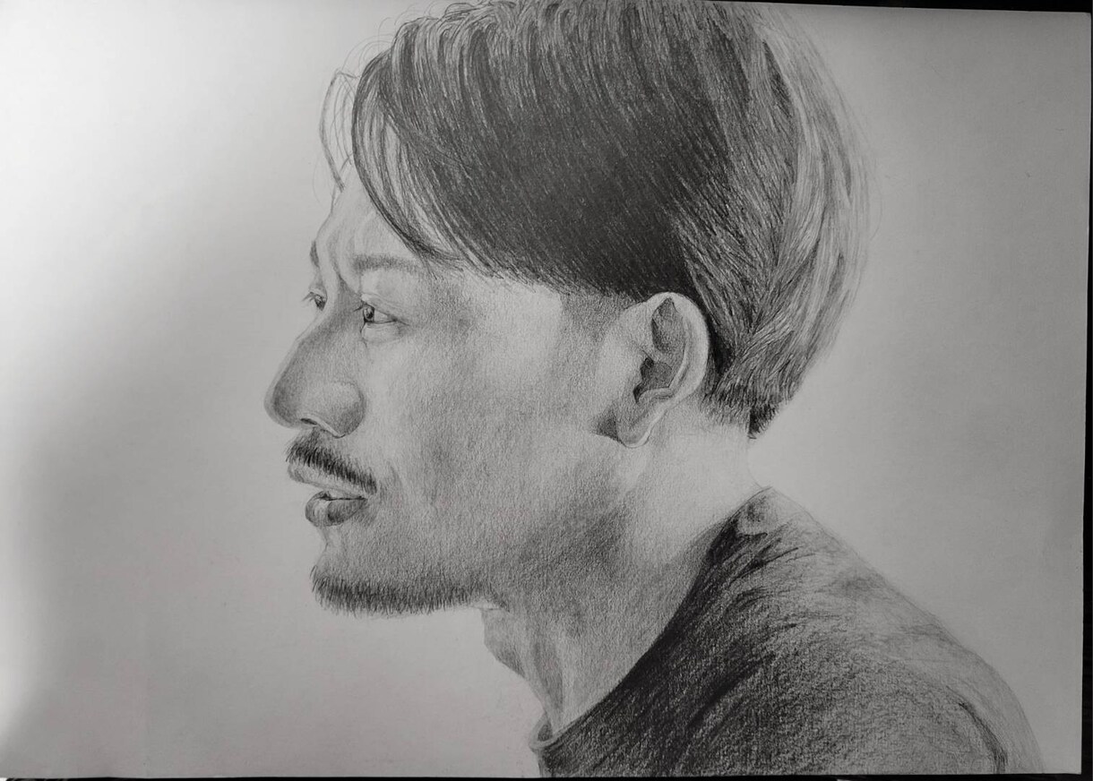人物、ペット似顔絵作成します 細密鉛筆模写！SNSや名刺等にご活用ください イメージ2
