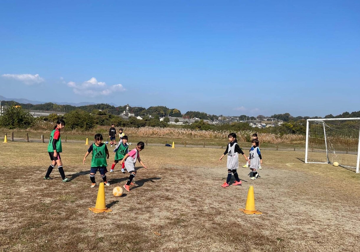 サッカー指導歴24年。わかりやすく指導します 幼稚園～高校生、女子まで指導経験豊富。女子での指導が長いです イメージ2