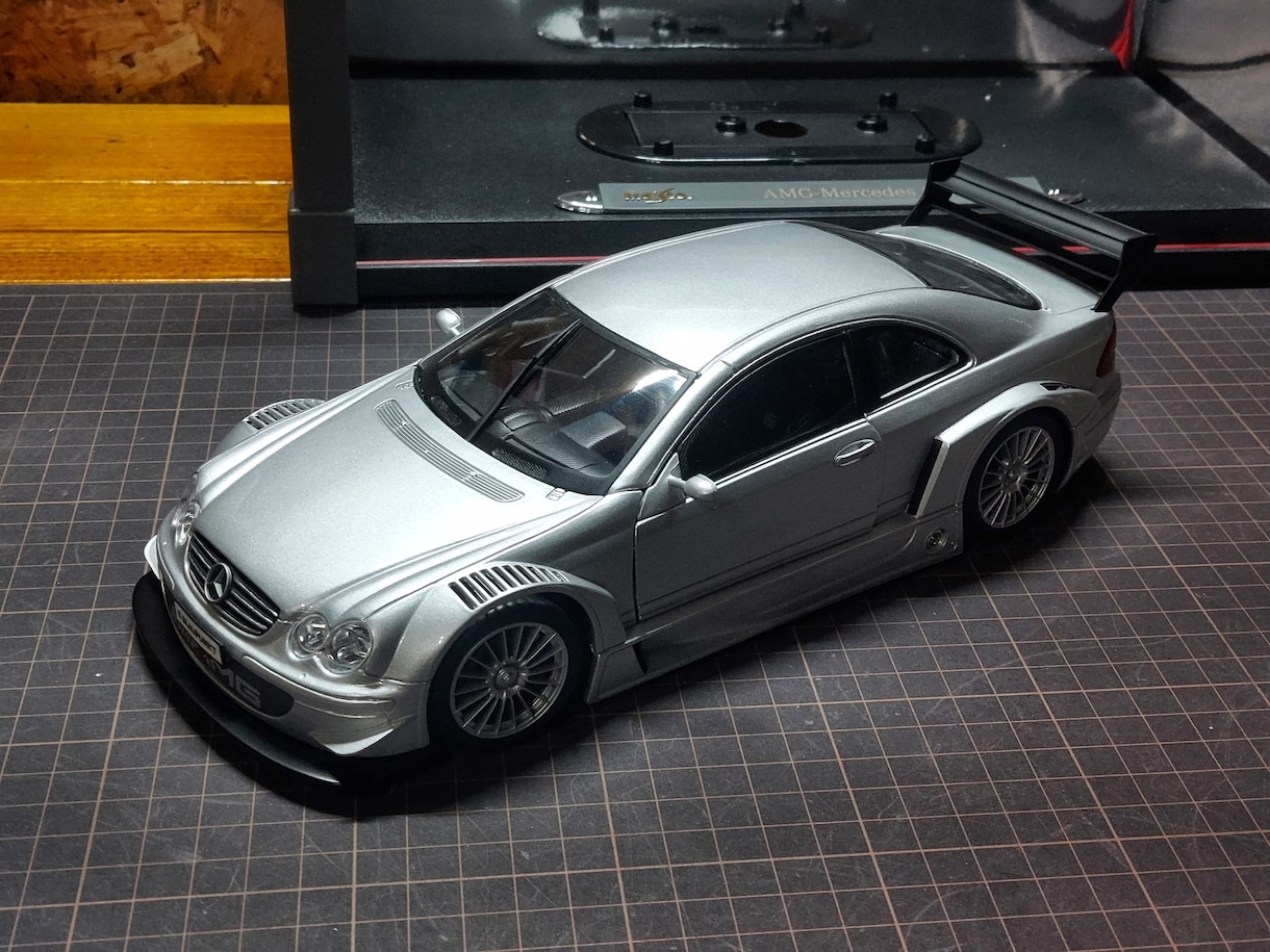 ミニカーのリペイント(お好きな色に塗装)します 20年自動車鈑金塗装をしてきたおじさんのミニカーの塗装です。 イメージ1