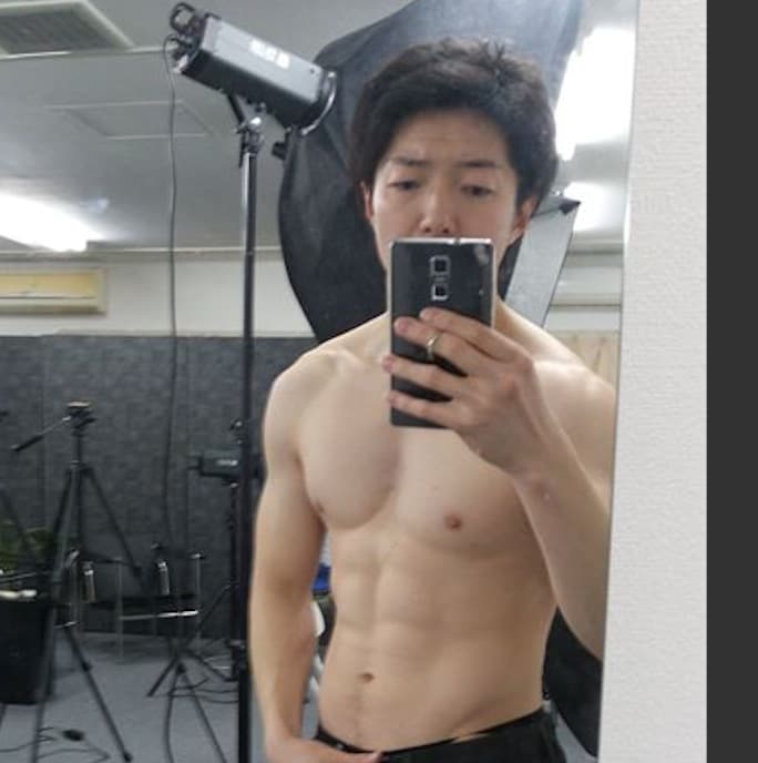2週間で腹筋を割るトレーニング方法を教えます 1日たった5分だけ！うっすら縦のラインを作れます^^ イメージ1