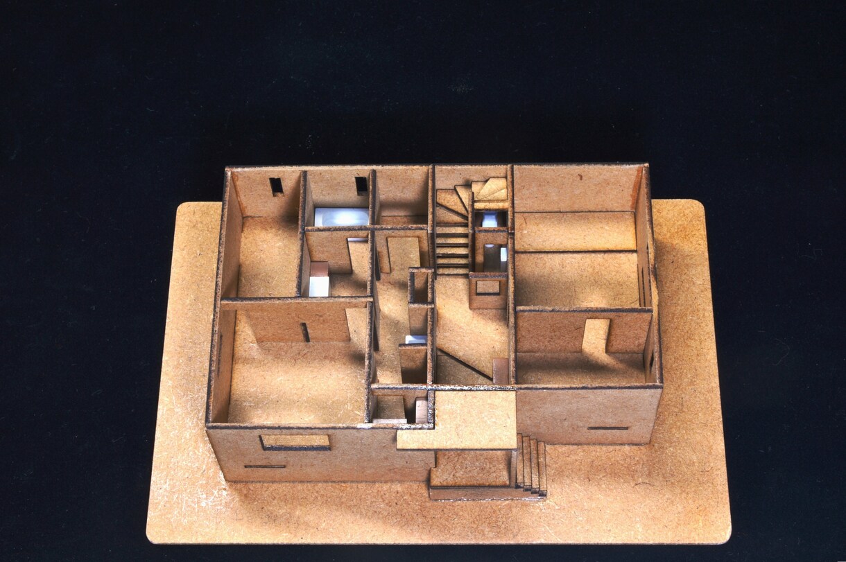 家の図面から1/100の家の模型を作ります 1.5ｍｍ木材またはMDF材で製作いたします。 イメージ7