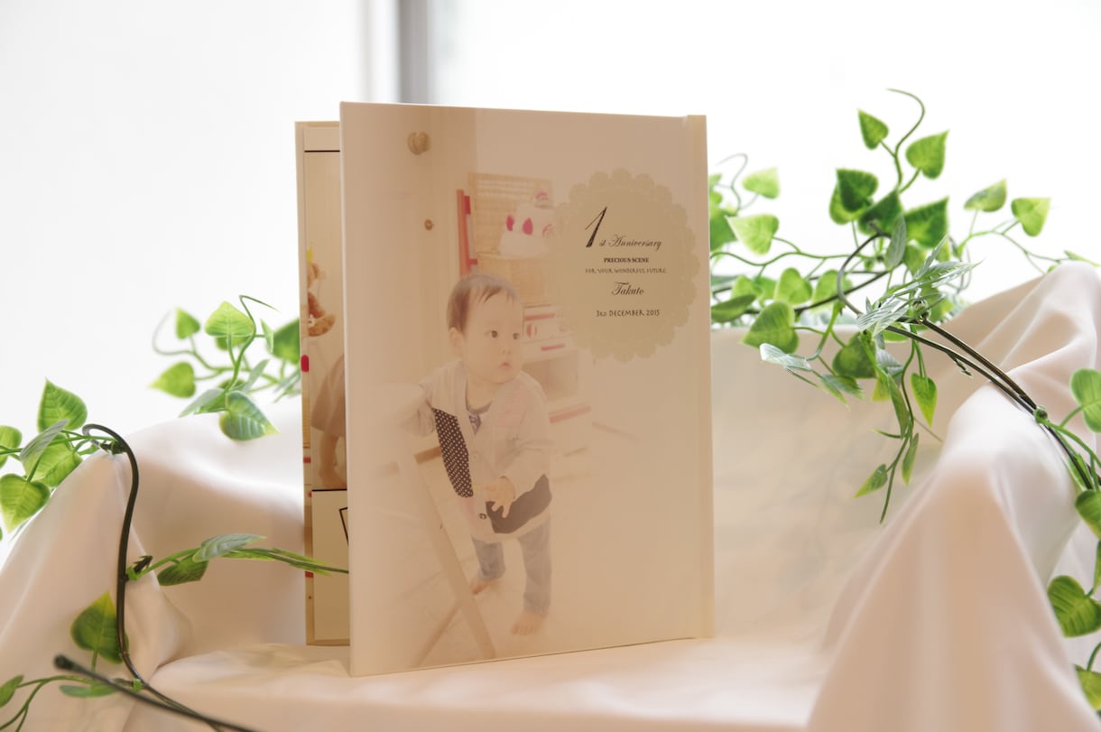 七五三やお誕生日の思い出をアルバムにします お子様の成長の記念。ママ、パパ、ご両親へのプレゼントにも◎ イメージ3