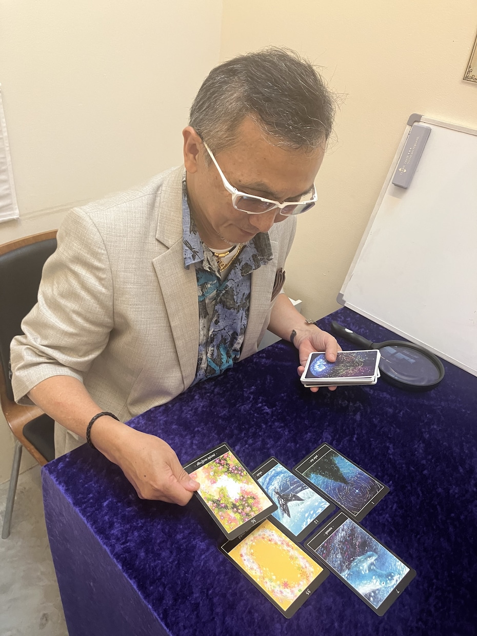 霊聴霊視・透視で、あなたの将来のビジョン占います あなたの悩みを霊聴霊視・透視で解決し、新たな道を導きます。 イメージ2