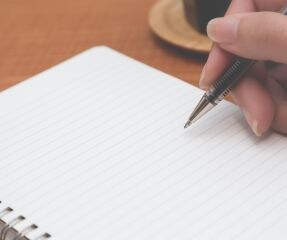 文章の校正＜誤字・脱字、表現チェック、書き直し＞を行います。ワード、PDF、ブログ、書籍、冊子など イメージ1