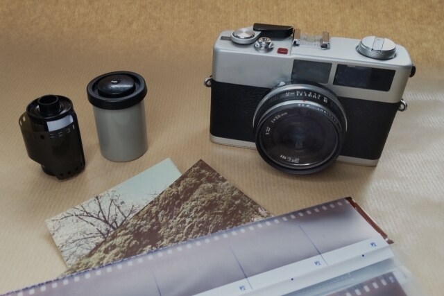 35mmの写真フィルムをデジタル化します フィルムカメラを愛する皆さまへ ～当サービスの変更について～ イメージ1