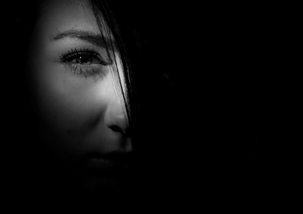 心霊写真鑑定しますます 心霊写真をとてしまって心配なあなたのお悩み・相談にのります。 イメージ1
