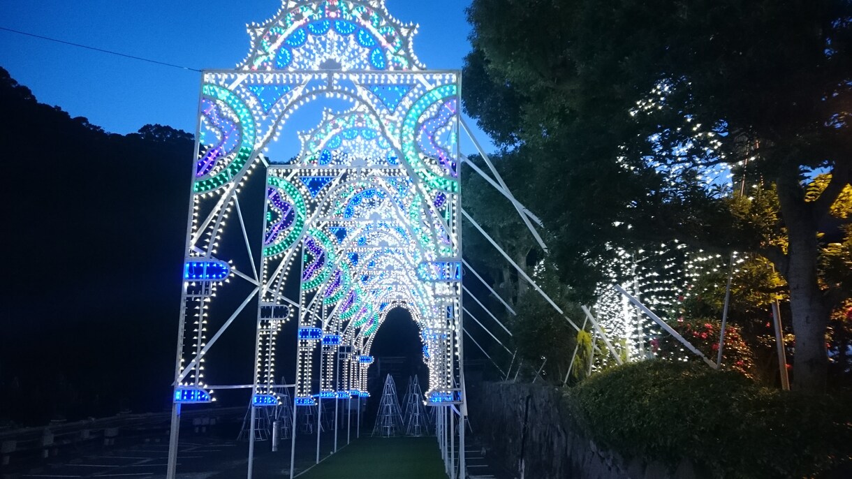 風景や食べ物などの写真を提供します 川、滝、花等の写真を撮影しています。 イメージ7