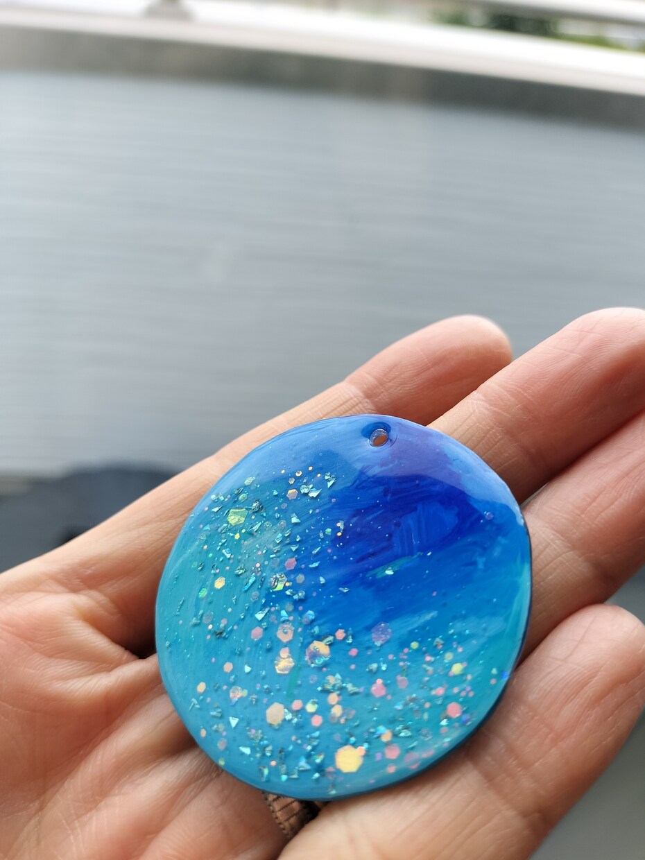 プラ板とレジンでキーホルダーを作成します 喜ぶ顔が見たい！お気に入りのものを身に着けてテンションup！ イメージ3