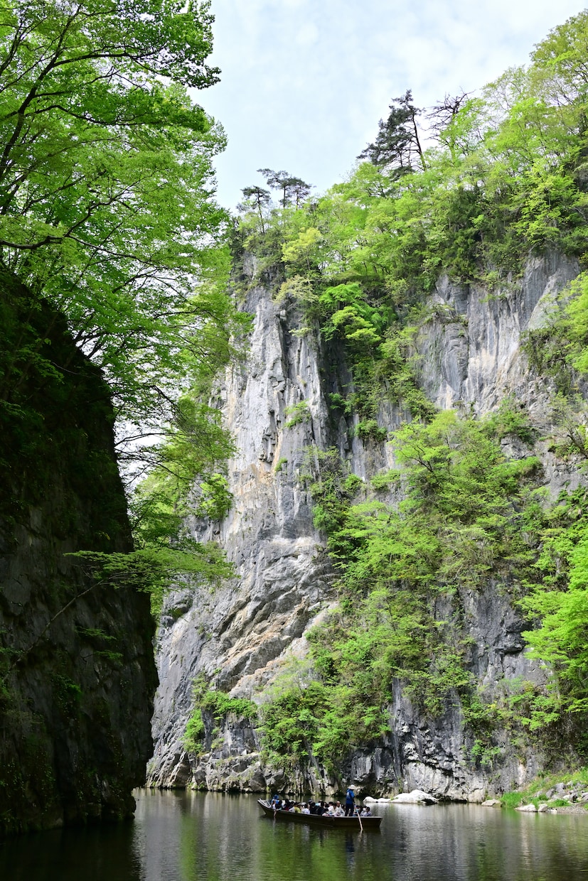 岩手県厳美渓の写真を提供します 静かで雄大な時が流れる厳美渓（げいびけい） イメージ1