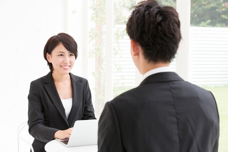 元面接官/人材コンサルが模擬面接をします 具体的かつ企業側の意見を盛り込んだ模擬面接とフィードバック イメージ2