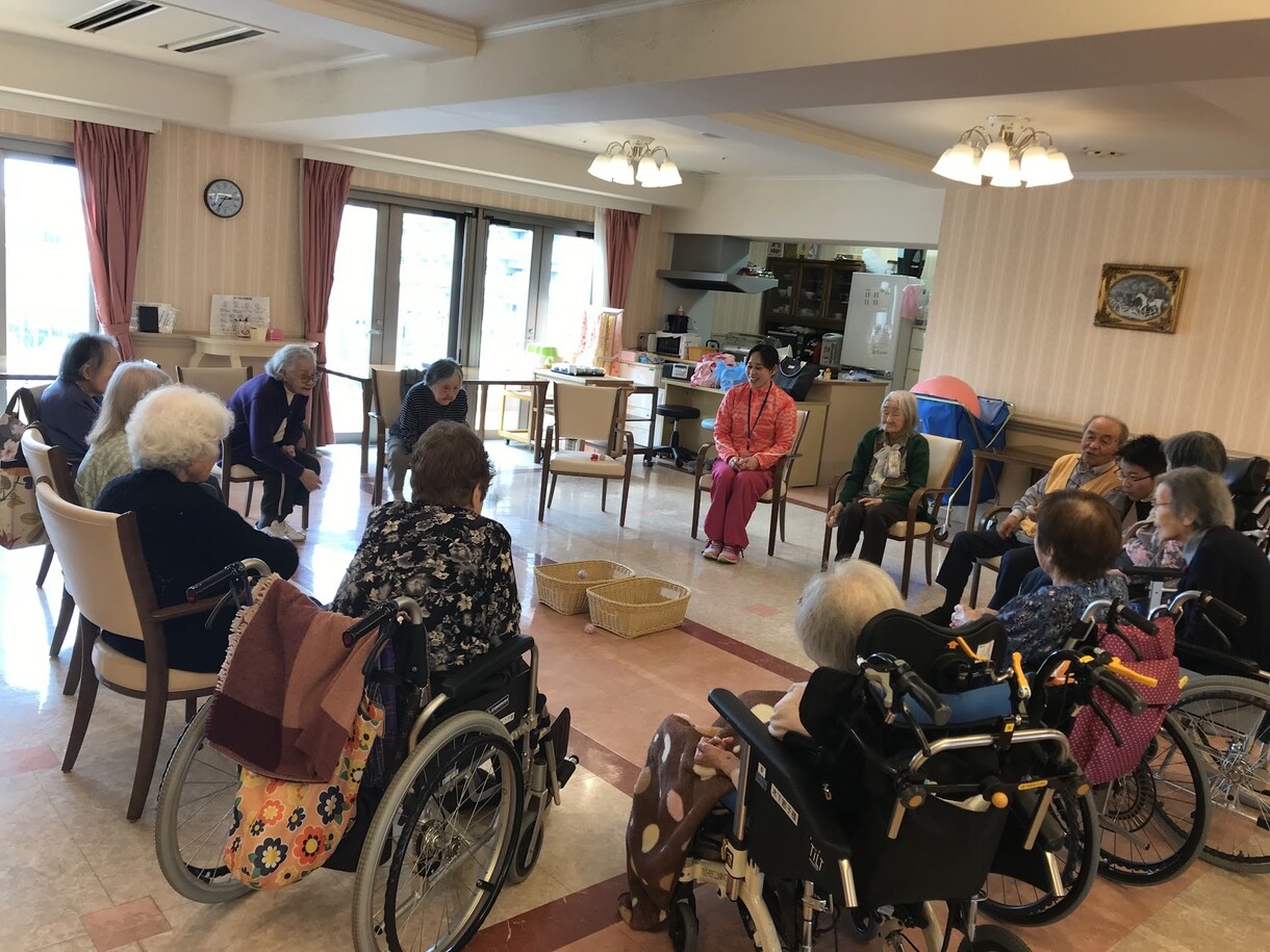 自宅介護向け高級シニア施設指導員が運動を教えます 介護をしている人を元気にしたい。遊びながら運動指導 イメージ1