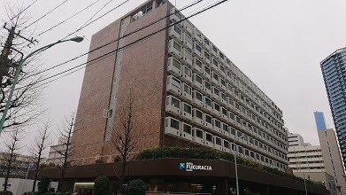 ドリンクをもっと身近に、研修フロアの自販機教えます 部屋出入り口正面に有るのは給水器、実はそれだけではありません イメージ1
