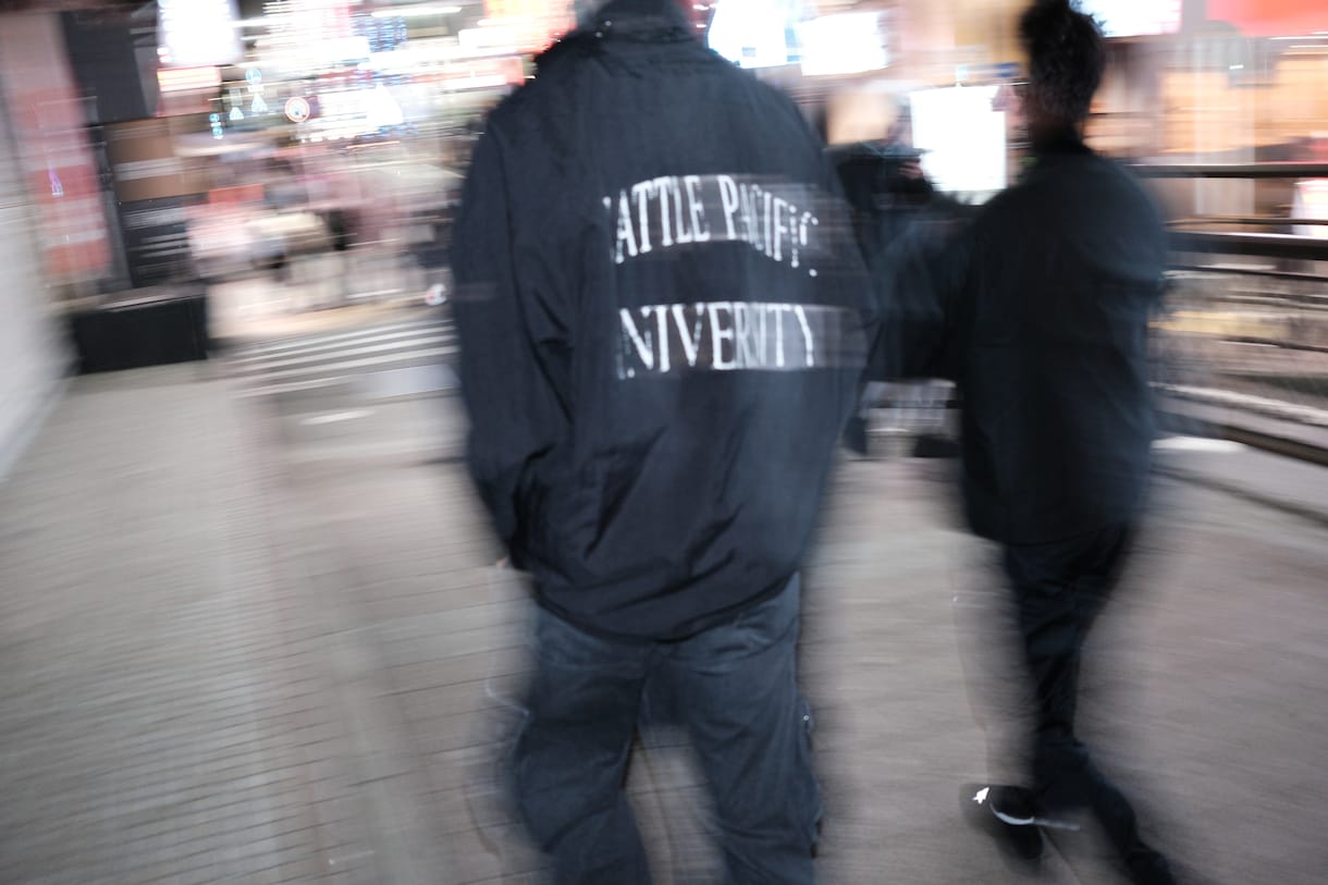 元営業が撮影する、光を活かした素敵な写真を撮ります 夜の街でドラマチックに！光を操る技術で撮影します！ イメージ2