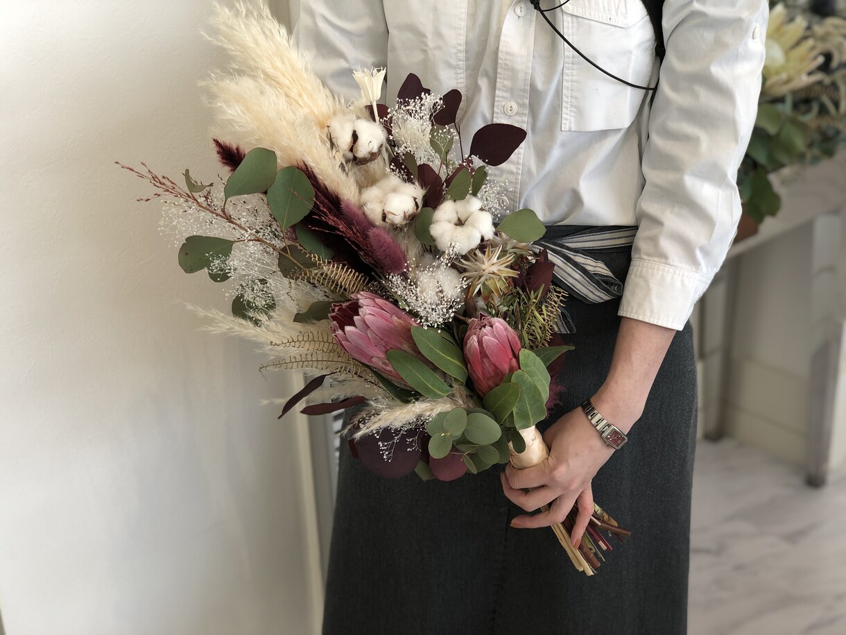 ブーケ制作いたします 生花/造花の選択からパール/リボンなど使用したブーケ制作可 イメージ1