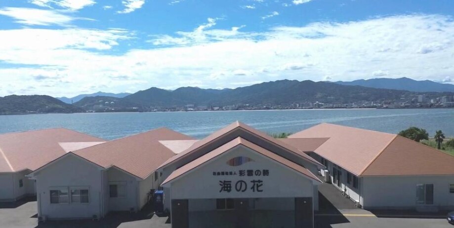 印象に残るドローン空撮動画を撮影します ドローン民間ライセンス取得者がドローンによる空撮を行います。 イメージ3