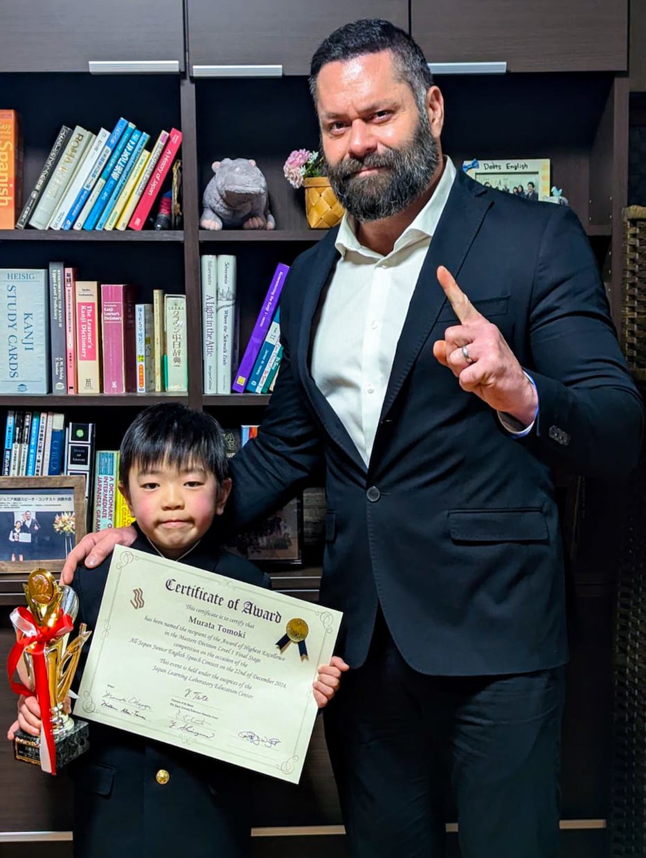 英語のお手本音声・ナレーションをプロが録音します 【全国優勝9回コーチ】声優歴20年のネイティブ イメージ6