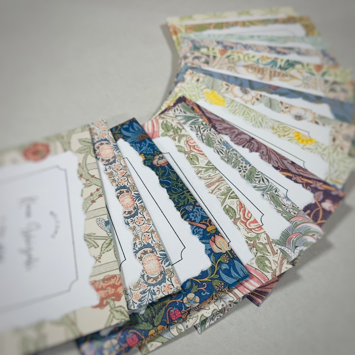 オシャレ！と褒められる特別な封筒型席札を作成します 〜おしゃれながらも手作り感あふれる温かみのある雰囲気を演出〜 イメージ3