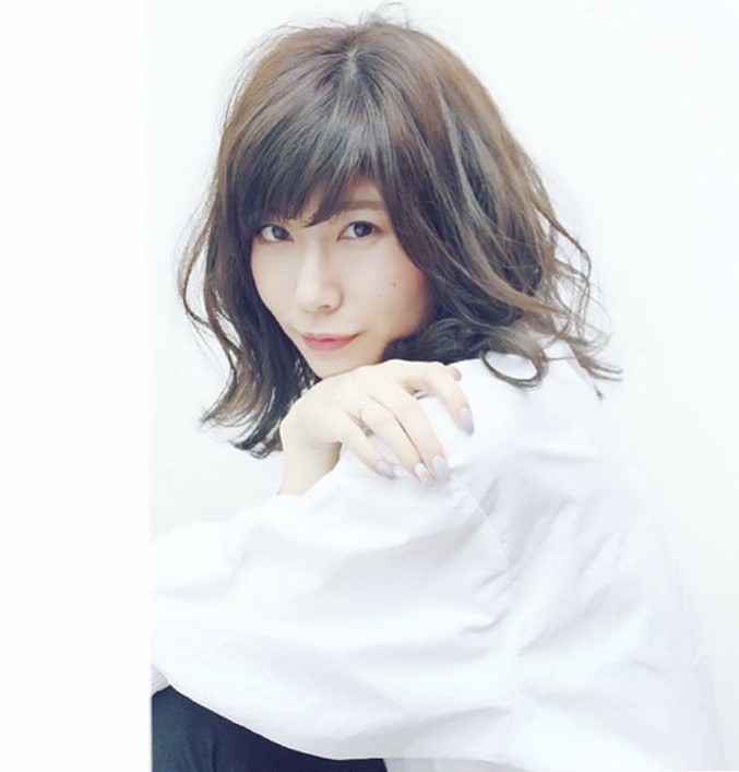 フリー素材、自撮り【あなたの専属モデル】します こんなポーズをした女性、商品PR、、web経験多数ありです！ イメージ9