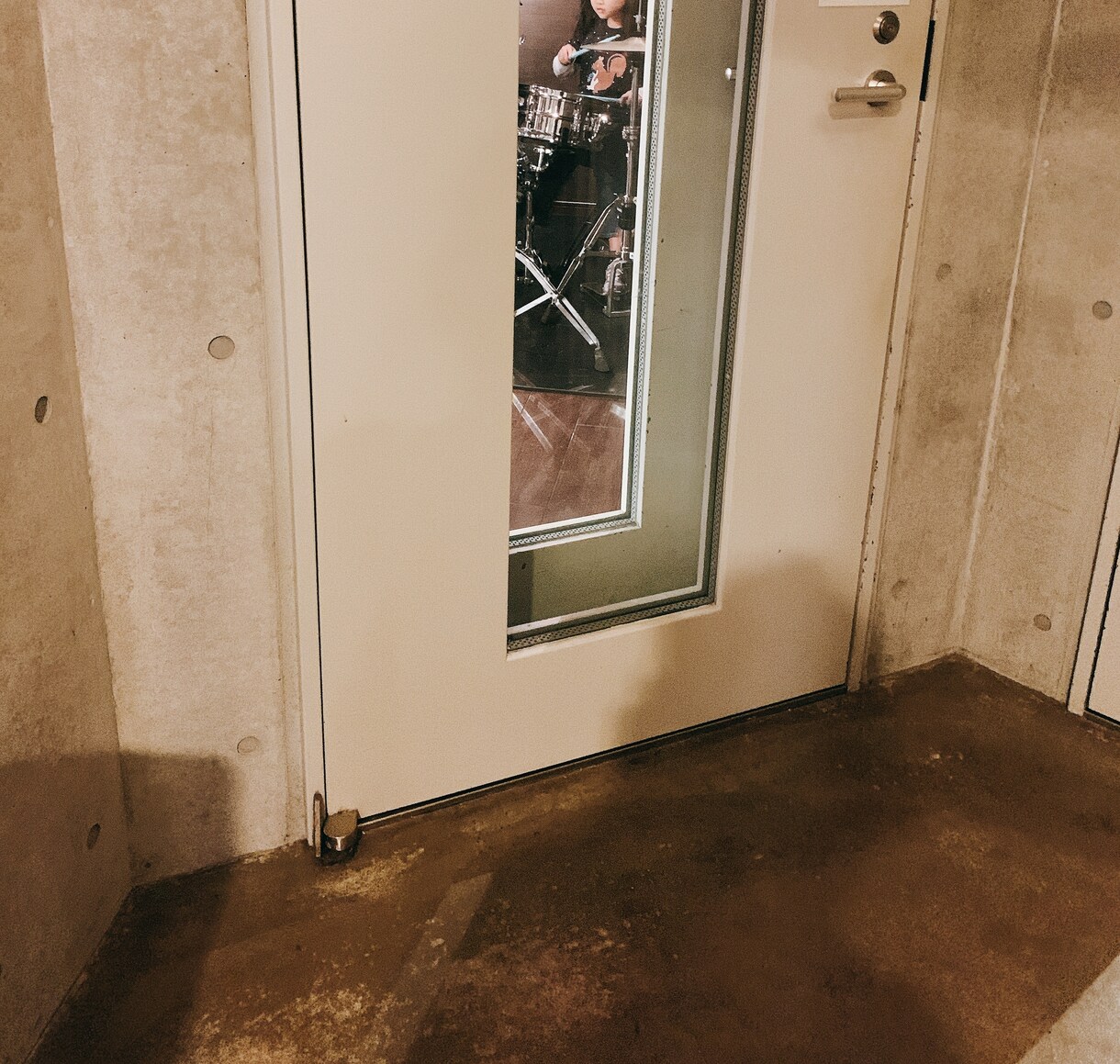 初心者の方に安心のドラムレッスンを提供いたします 女性、お子様、大歓迎。体験レッスン随時受け付けております。 イメージ6