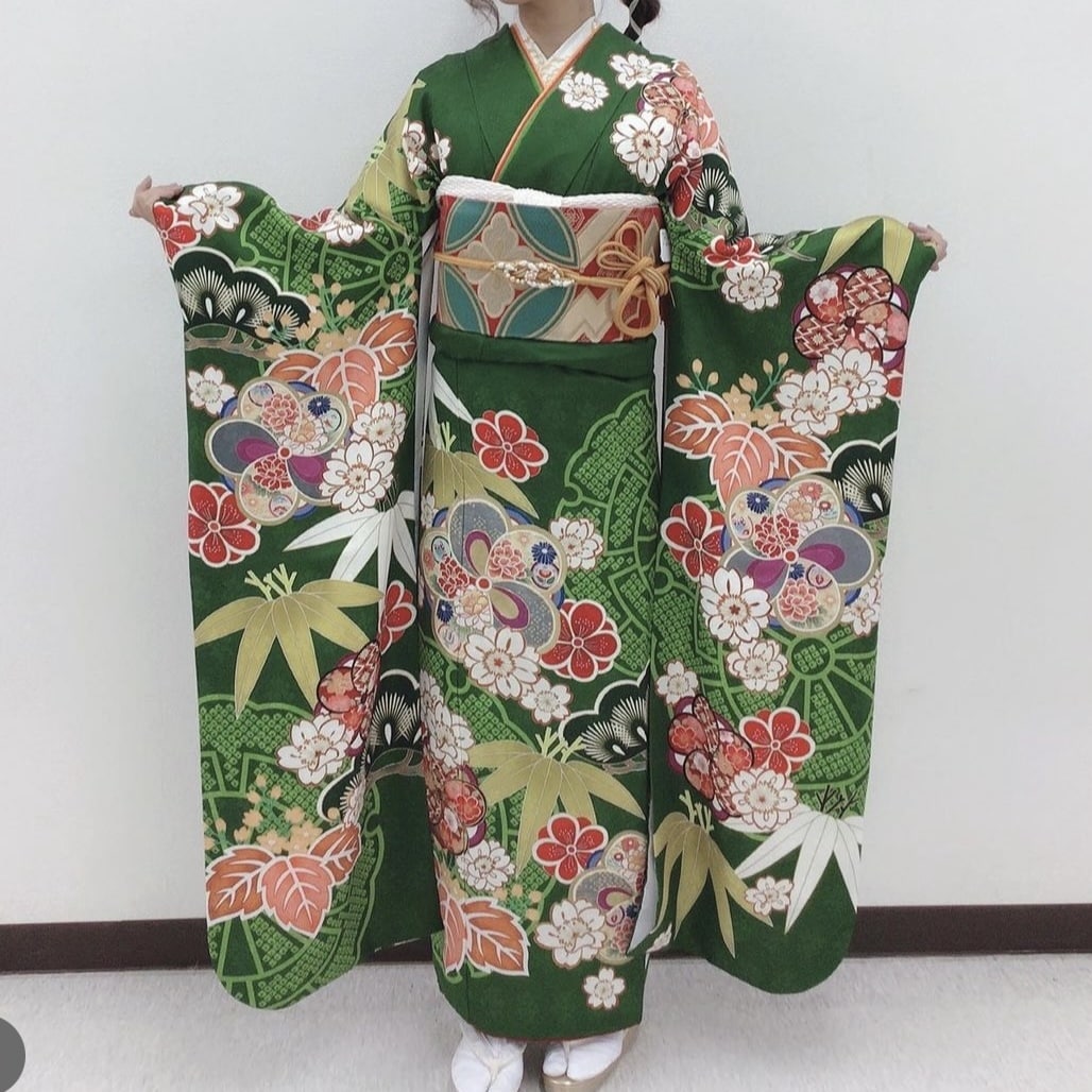 振袖スタイリスト歴8年!!出張着付けいたします 振袖/訪問着/付下げ✿可愛いをお届け♡ イメージ2