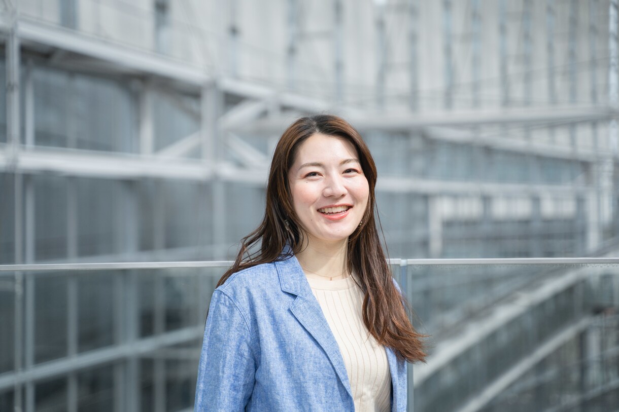 自然な魅力を引き出すプロフィール写真を撮影します 女性フォトグラファーが担当します。 イメージ9