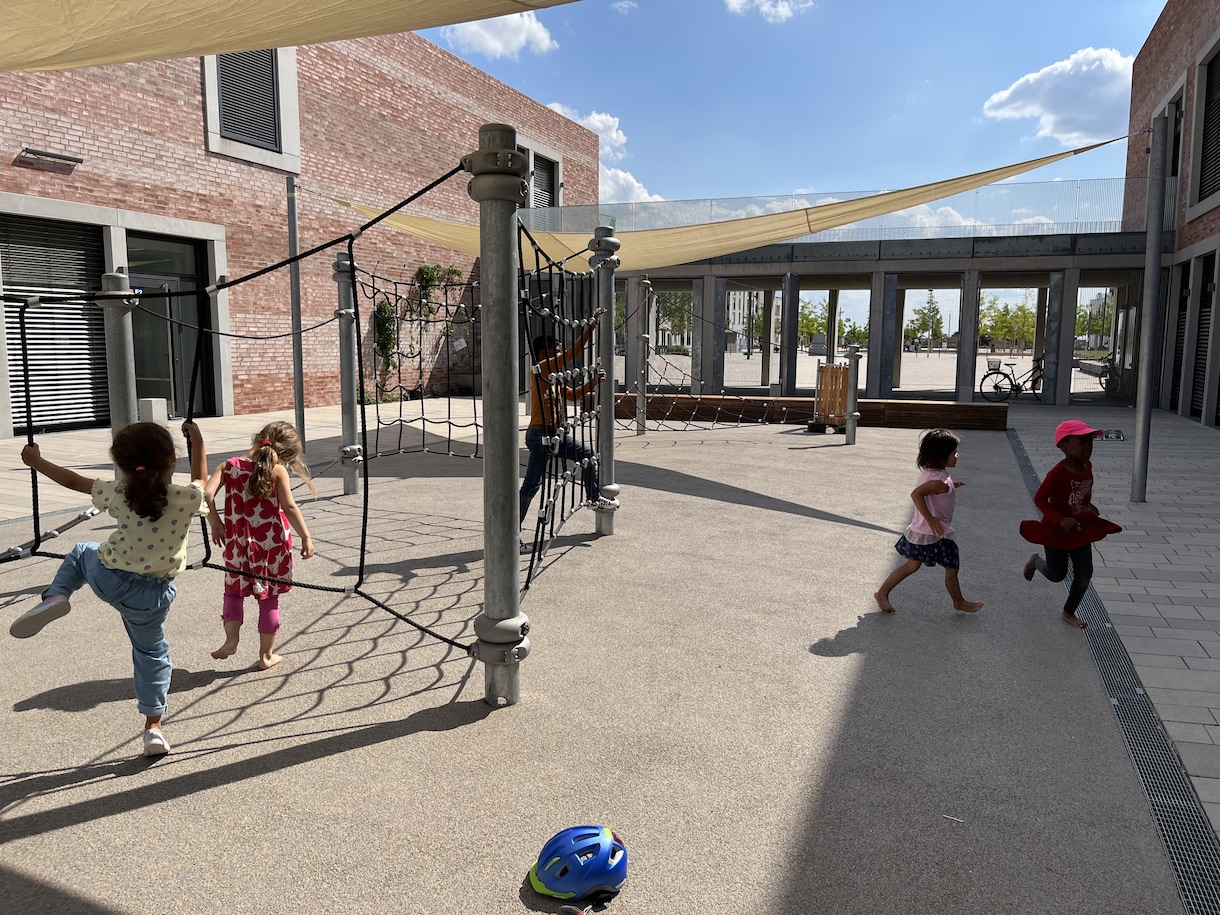 ドイツの小学校幼稚園事情に関する質問にお答えします 海外移住や海外赴任を控えているご両親に的確にお答えします。 イメージ3