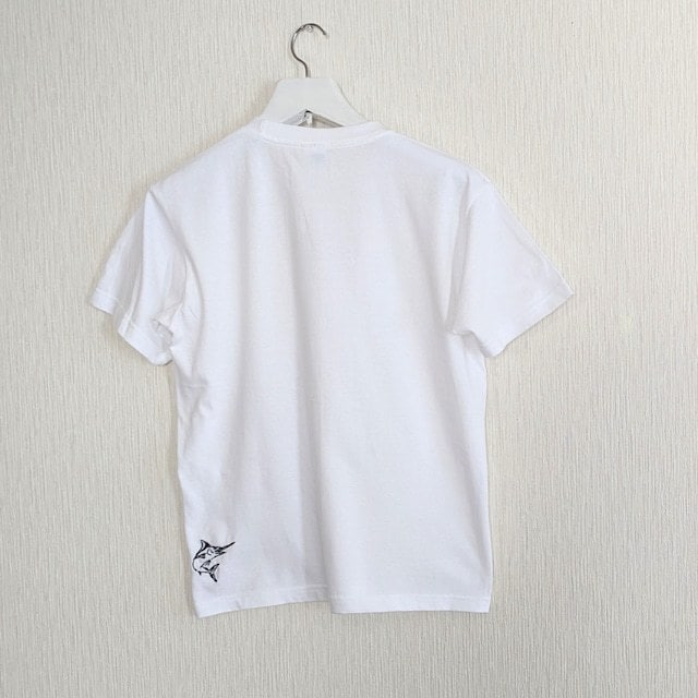 名入れ・オリジナル文字の刺繡Tシャツ作ります 【八重山デザイン賞】受賞のデザイナーがTシャツを作ります♪ イメージ2