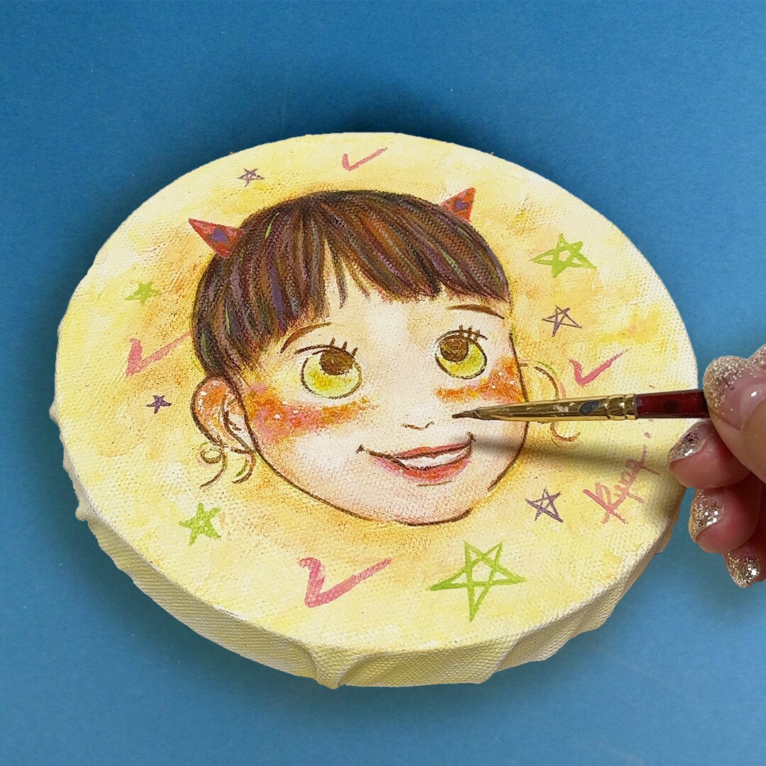 お部屋に飾りやすいギフト用のイラスト描きます 人物や人物の似顔絵、ギフト用、手のひらサイズのイラスト イメージ5