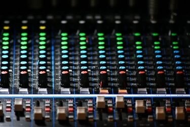 初めてはお任せください！歌ってみたMIX承ります 依頼受付中！どなたでもお気軽にご相談ください！ イメージ1