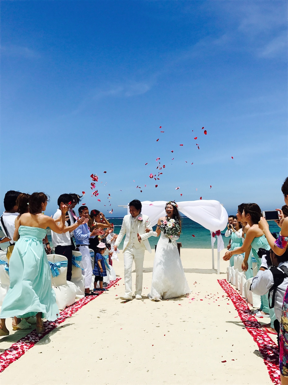 結婚式の御相談受付ます 結婚式を今から考えられてるお二人に。 イメージ3