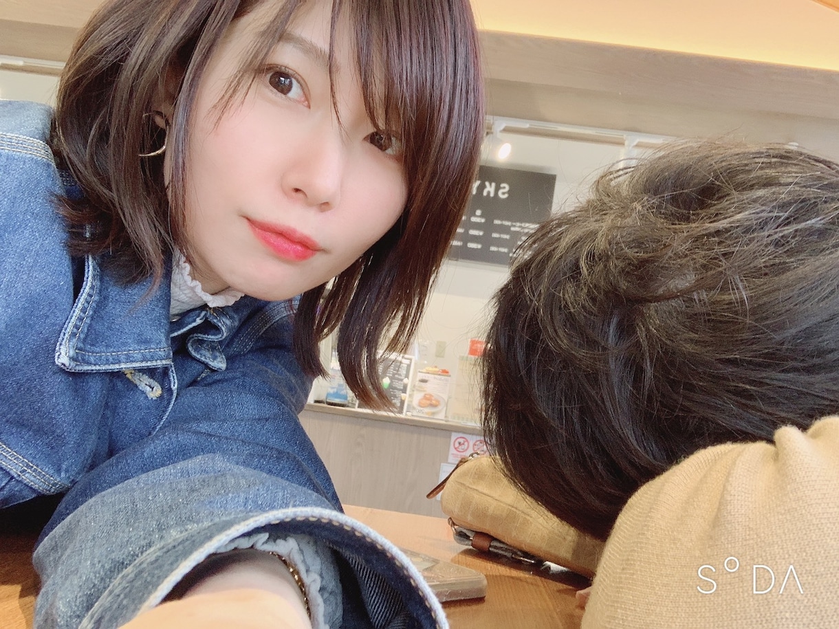 フリー素材、自撮り【あなたの専属モデル】します こんなポーズをした女性、商品PR、、web経験多数ありです！ イメージ7
