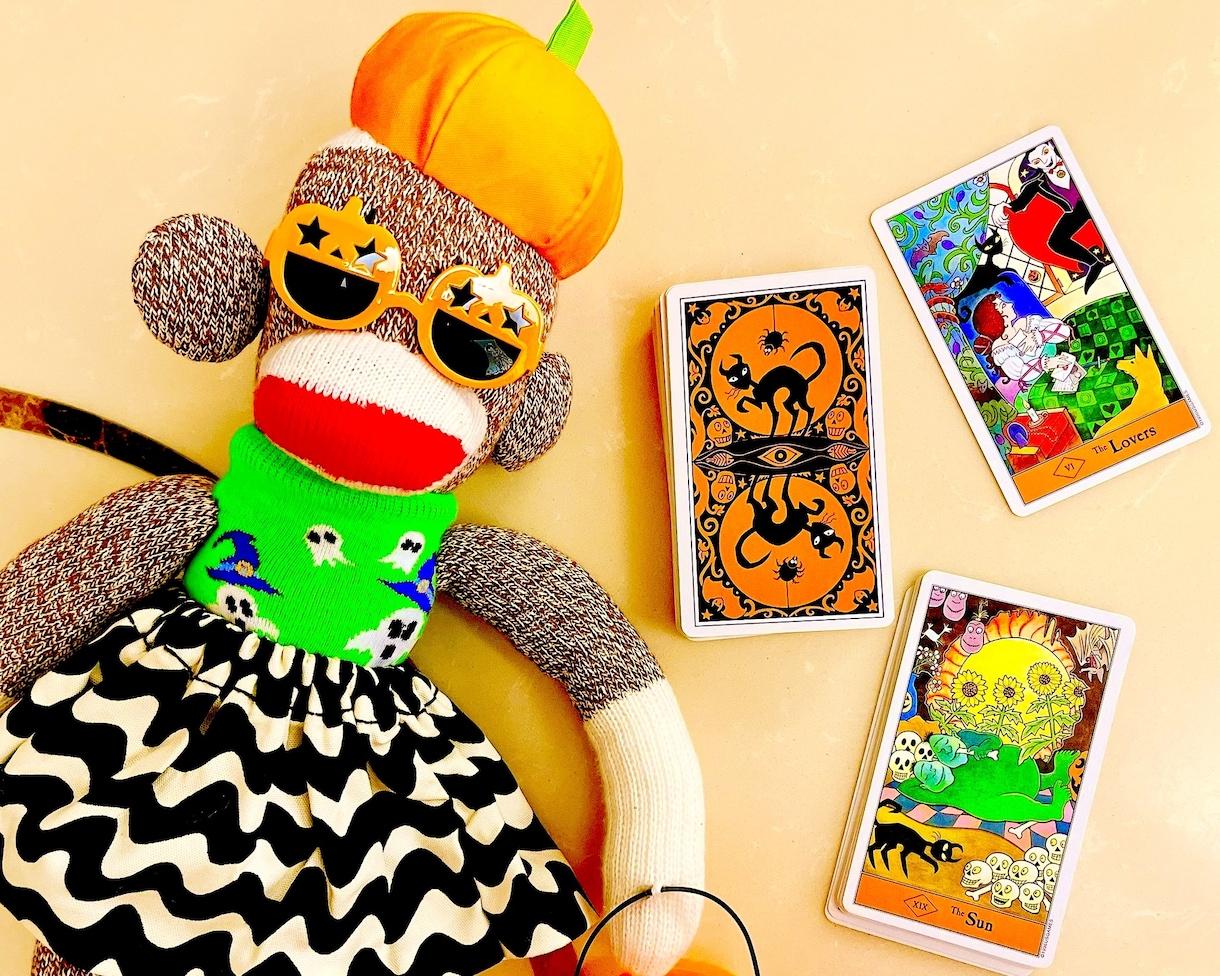 恋愛の悩みを台湾で活躍中の占い師が本格鑑定します ご希望の方にはハロウィンタロットの展開画像を無料送付中です★ イメージ1