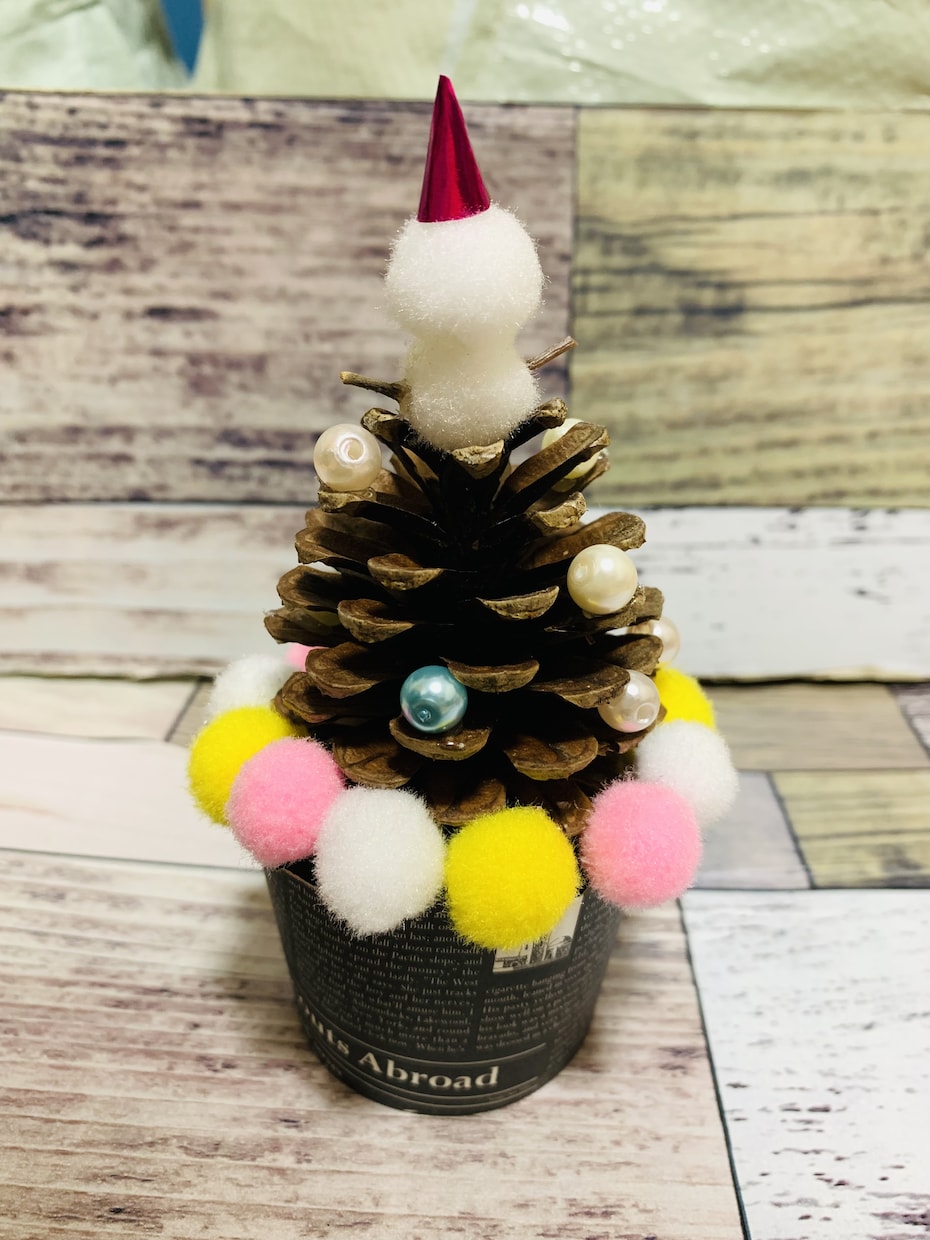 木の実でインテリア小物を作ります どんぐりや松ぼっくりを使って、秋やクリスマスの小物を作ります イメージ7