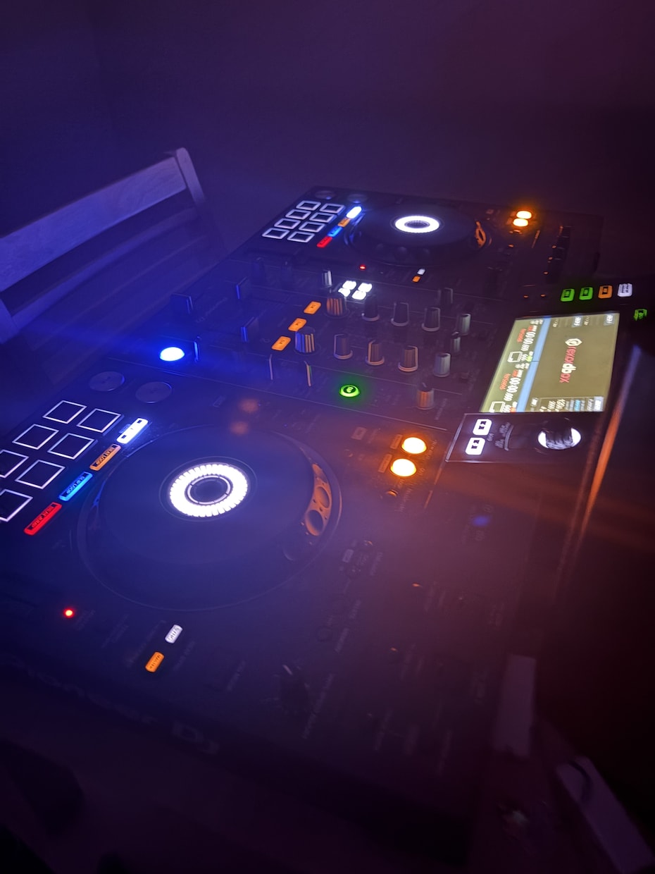 結婚式、オフ会、各種イベント等にてDJいたします スマホやスピーカーからの音楽だけで物足りない方へ イメージ2