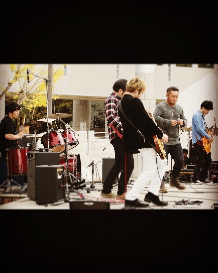 音楽のお話や雑談相手を探している方に向いています バンドってどうやって組むんだろう？音楽関係の学校の雰囲気等 イメージ1